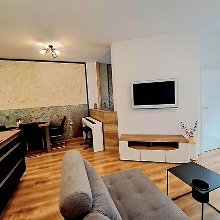 Stunning New Apartment With Free Parking Near City Centre ลูบลิยานา ภายนอก รูปภาพ