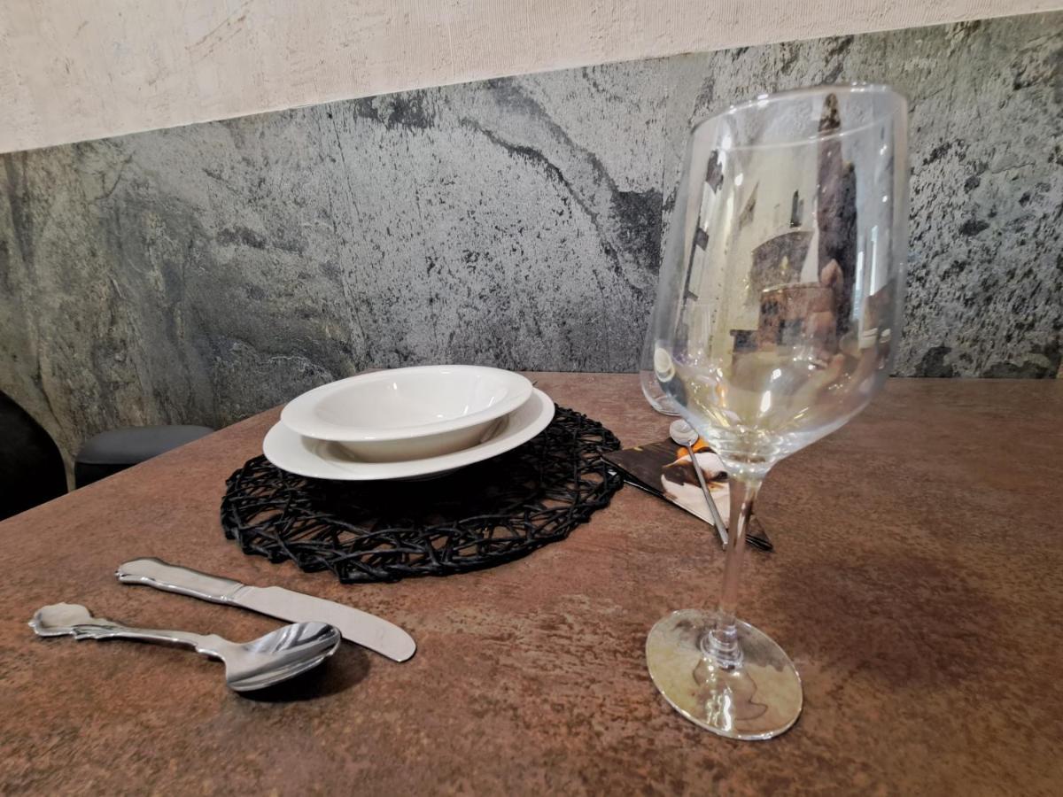 Stunning New Apartment With Free Parking Near City Centre ลูบลิยานา ภายนอก รูปภาพ